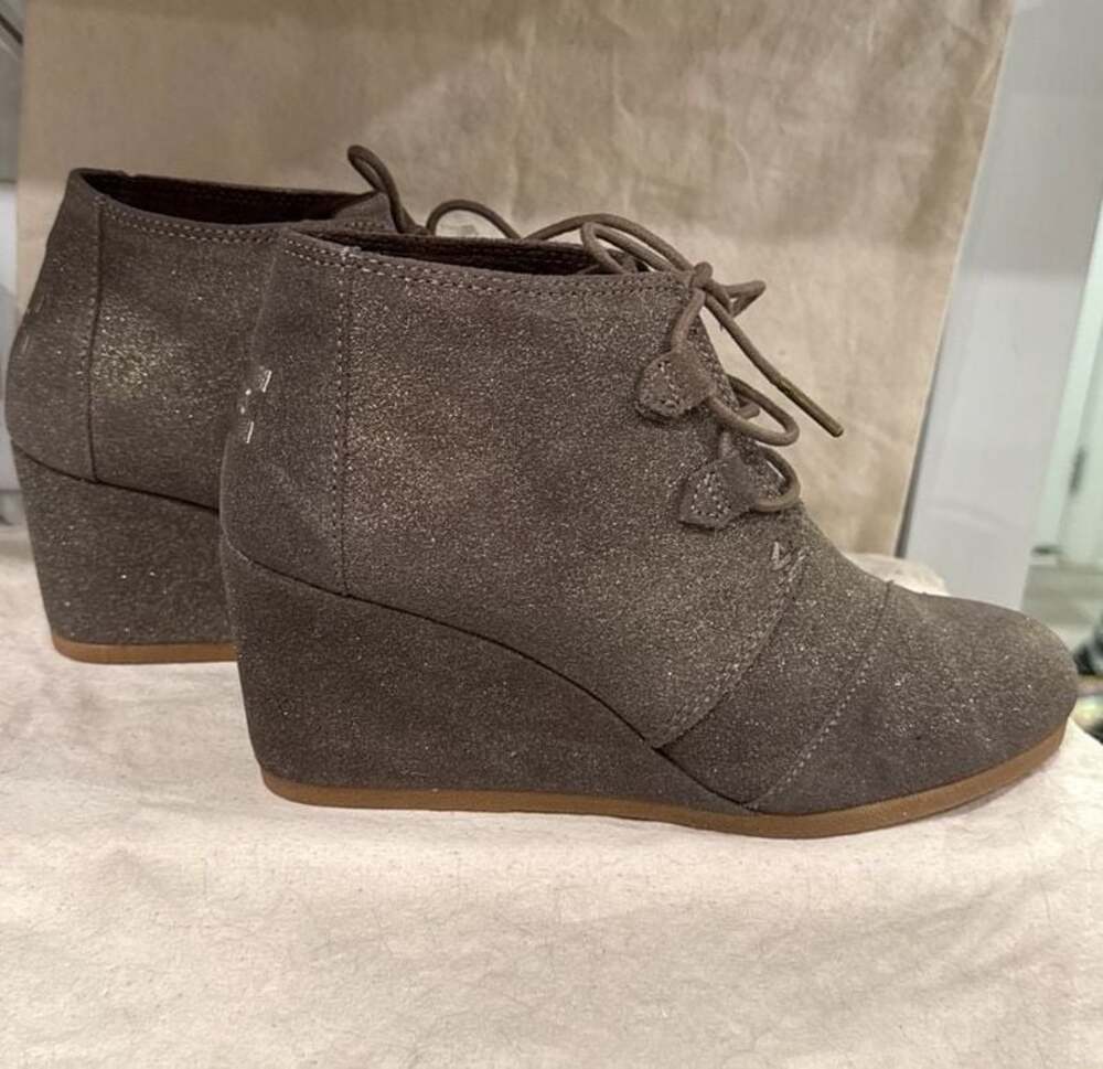 TOMS Kala Dusty Gold Star Suede Wedge Lace-up Booties
